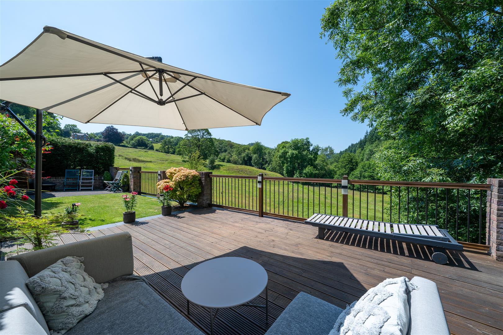 Slimbridge Cottage, 8 Pontfaen, Wrexham, LL14 5EW SSTC Slimbridge Cottage, 8 Pontfaen, Wrexham, LL14 5EW SSTC